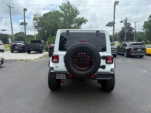 Used 2019 Jeep Wrangler Unlimited Rubicon w/ Cold Weather Group image 6