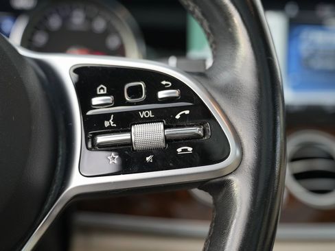 Used 2019 Mercedes-Benz E 300 4MATIC image 46