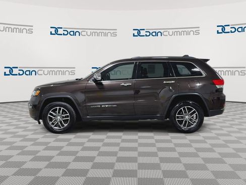 Used 2017 Jeep Grand Cherokee Limited AWD/4WD image 5