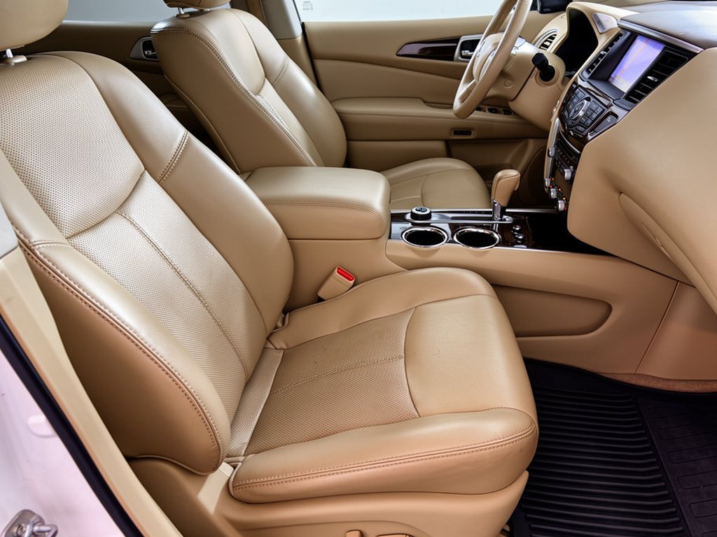Used 2015 Nissan Pathfinder Platinum FWD image 33