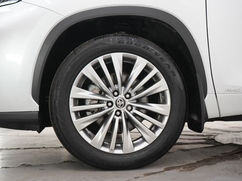 Used 2025 Toyota Highlander Platinum AWD/4WD image 33