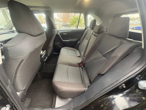 Used 2025 Toyota RAV4 XLE image 27