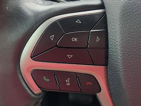 Used 2020 Jeep Grand Cherokee Overland image 18