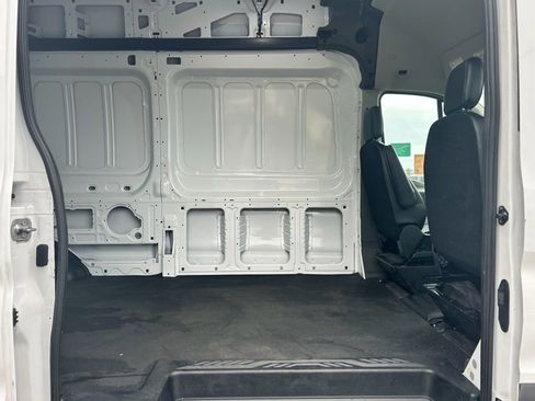 Used 2022 Ford E-Transit 148 High Roof Extended image 13
