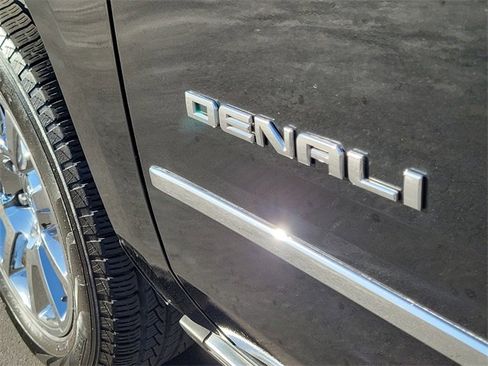Used 2015 GMC Yukon XL Denali w/ Premium Package image 28