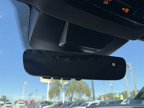 New 2026 Volkswagen Tiguan SE R-Line image 22