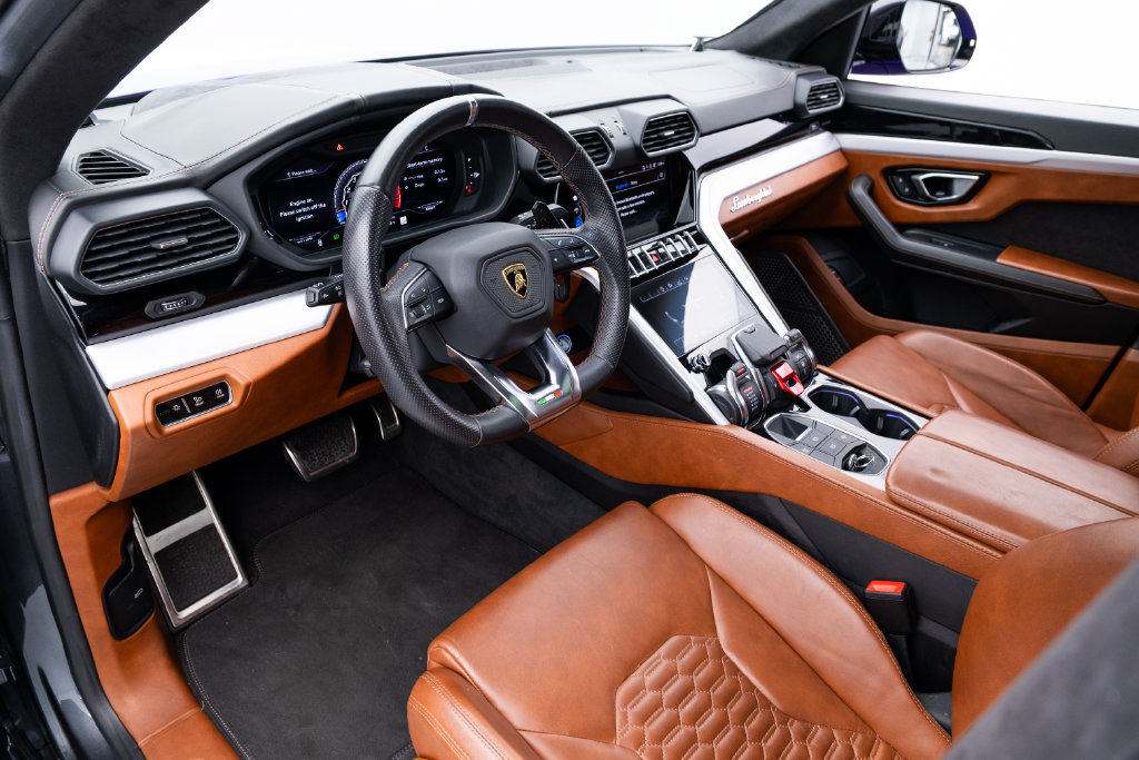 Used 2020 Lamborghini Urus AWD/4WD image 31