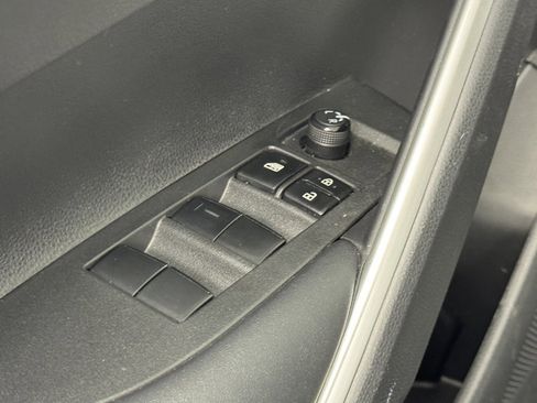 Used 2023 Toyota Corolla Cross LE image 20