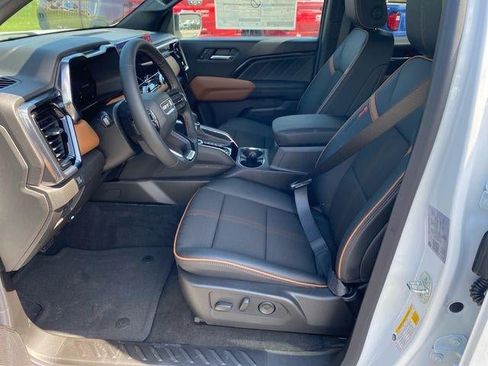 New 2026 GMC Canyon AT4 AWD/4WD image 9