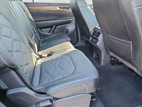 Used 2025 Volkswagen Atlas SE image 20