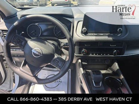 Certified 2025 Nissan Rogue SV AWD/4WD image 14