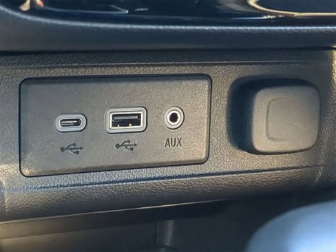 Used 2021 Buick Encore GX Preferred w/ Cold Weather Comfort Package image 36