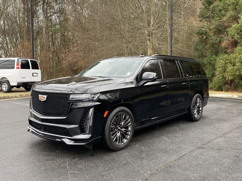 Used 2023 Cadillac Escalade ESV V image 5