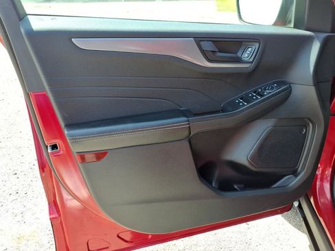 Certified 2023 Ford Escape Active AWD/4WD image 13