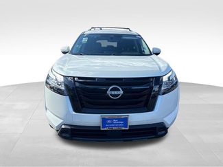 Used 2022 Nissan Pathfinder SV w/ SV Black Package FWD video 2