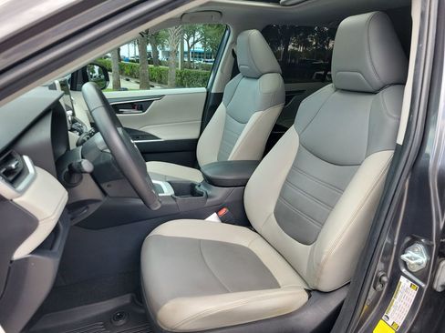 Used 2024 Toyota RAV4 XLE Premium FWD image 17