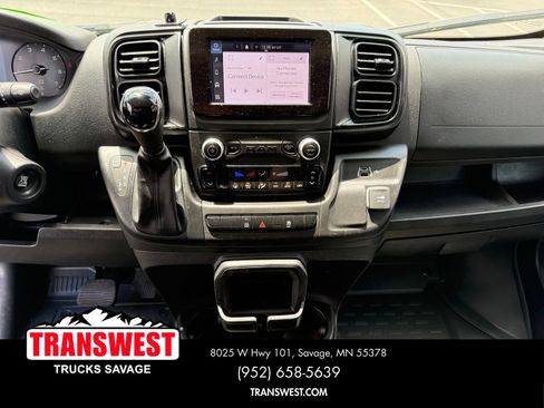 Used 2025 RAM ProMaster 2500 w/ Convenience Group FWD image 9