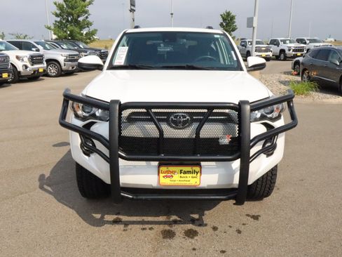 Used 2021 Toyota 4Runner SR5 AWD/4WD image 2