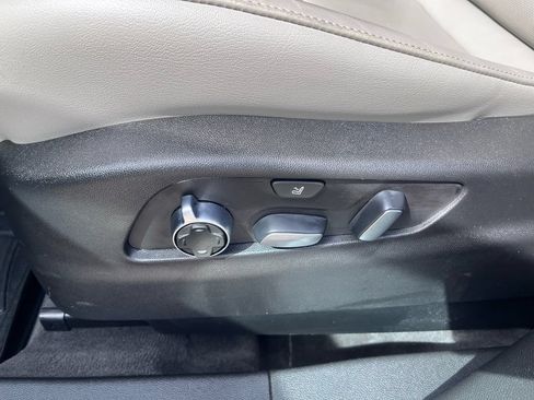 Used 2019 Cadillac XT4 Premium Luxury AWD/4WD image 16