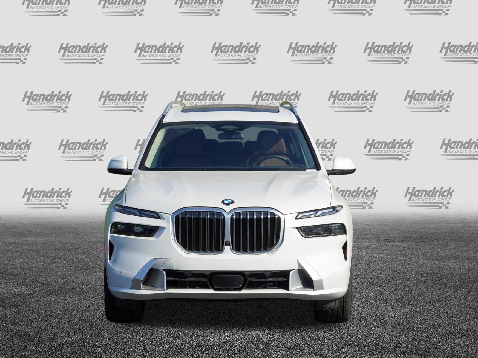 Certified 2024 BMW X7 xDrive40i w/ Premium Package AWD/4WD image 3