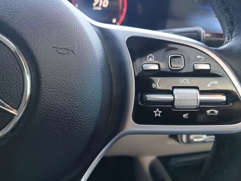 Used 2021 Mercedes-Benz GLB 250 w/ Premium Package image 29