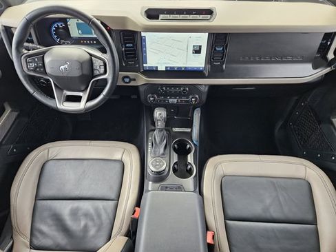 Used 2023 Ford Bronco Wildtrak image 27