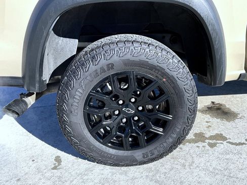 Used 2023 Chevrolet Colorado Trail Boss w/ Technology Package image 22