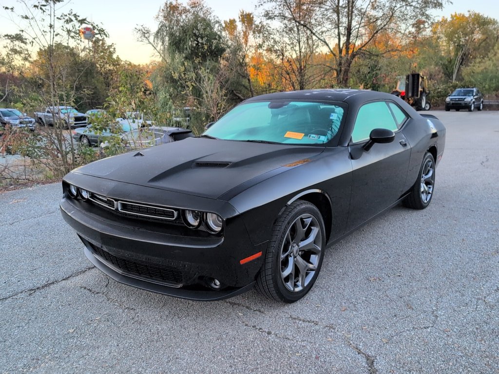 Used 2017 Dodge Challenger SXT Plus RWD image 3