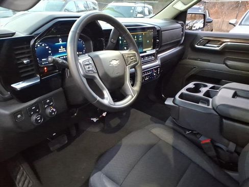 Used 2024 Chevrolet Silverado 1500 LT image 15