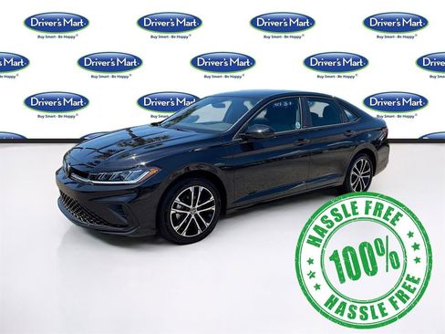 Used 2025 Volkswagen Jetta Sport FWD image 3