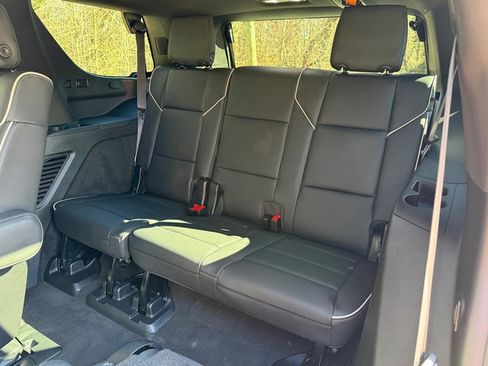 Used 2024 Cadillac Escalade Sport w/ LPO, ONYX Package image 21