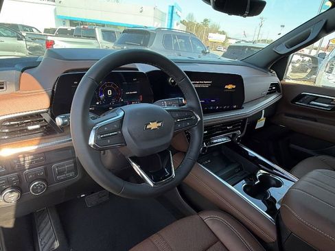 New 2026 Chevrolet Suburban High Country image 19