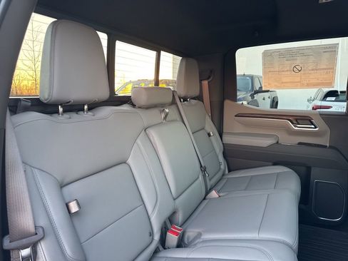 New 2026 GMC Sierra 1500 SLT w/ SLT Premium Plus Package image 31