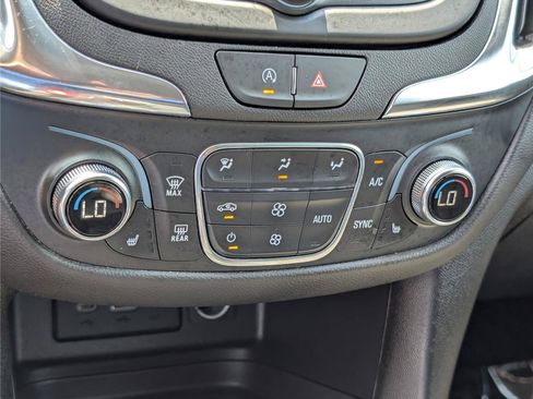 Used 2024 Chevrolet Equinox LT AWD/4WD image 27