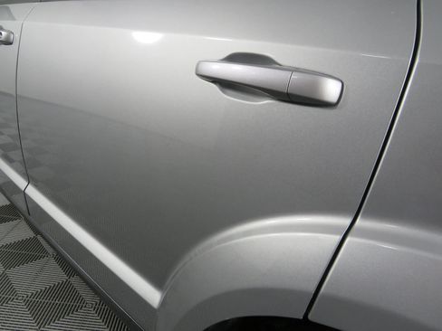 Used 2019 Dodge Journey SE w/ Blacktop Package image 27