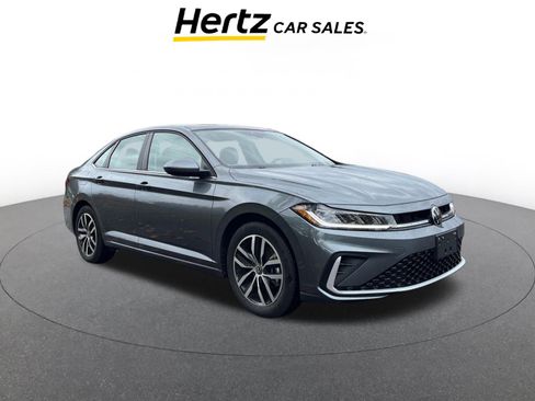 Used 2025 Volkswagen Jetta SE image 1