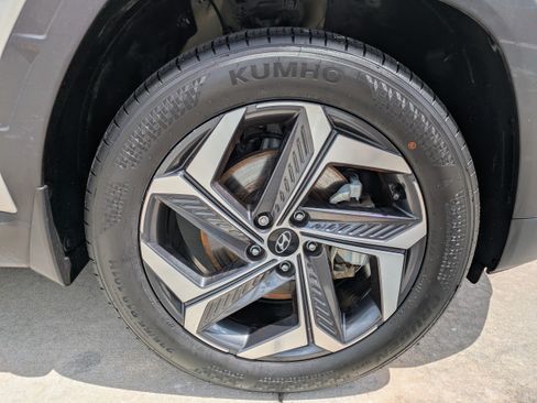 Certified 2022 Hyundai Tucson Limited w/ Cargo Package AWD/4WD image 9