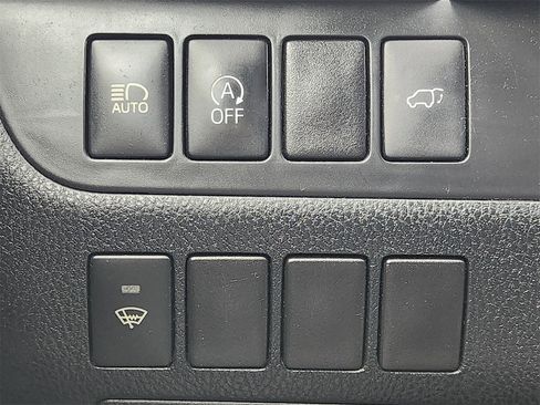 Used 2017 Toyota Highlander SE image 21