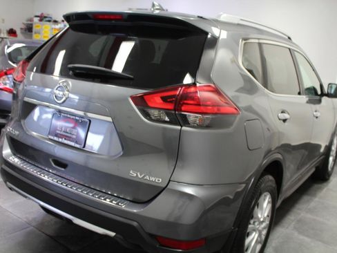 Used 2017 Nissan Rogue SV w/ SV Premium Package AWD/4WD image 6