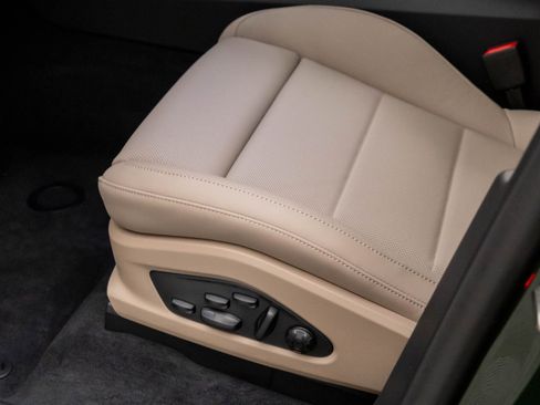 New 2025 Porsche Macan 4S Electric image 16