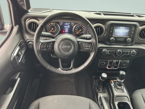 Used 2018 Jeep Wrangler Unlimited Sport S AWD/4WD image 10