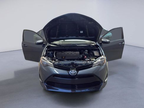 Used 2018 Toyota Corolla LE w/ LE Premium Package w/Moonroof FWD image 8