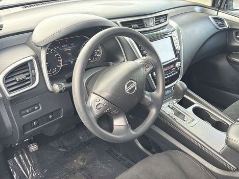 Used 2023 Nissan Murano S image 2