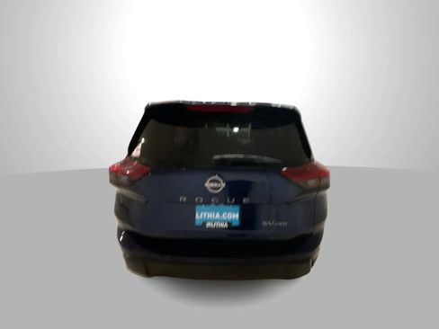 Used 2024 Nissan Rogue SV image 7