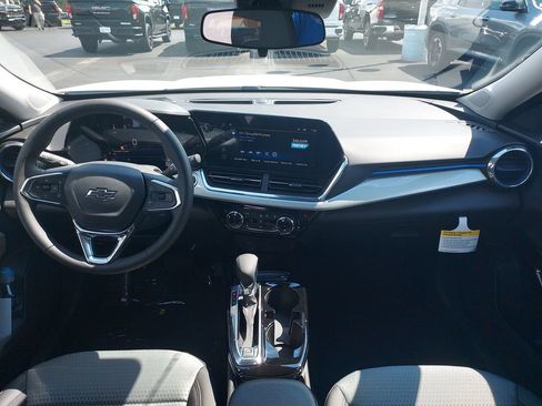 New 2026 Chevrolet Trax LT w/ Driver Confidence Package FWD image 15