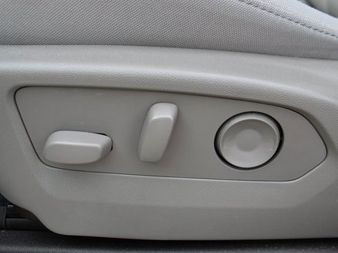 Used 2022 Chevrolet Silverado 1500 LT image 11