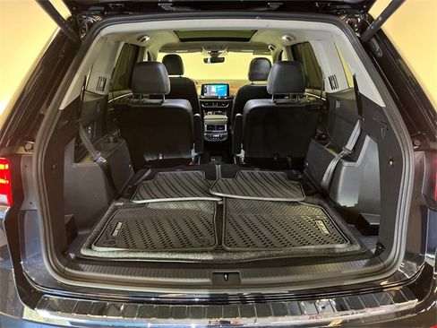 Certified 2025 Volkswagen Atlas SE image 5