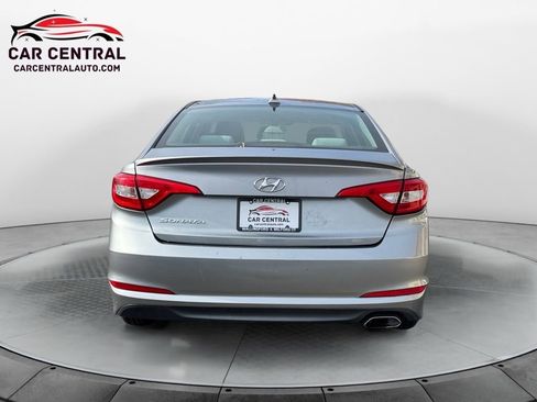 Used 2016 Hyundai Sonata SE image 4