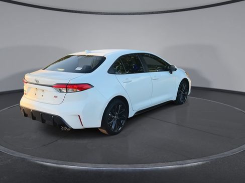 Used 2023 Toyota Corolla SE FWD image 8