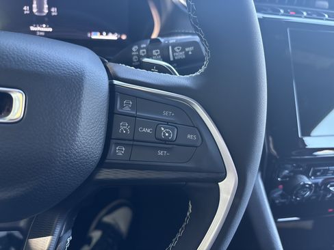 New 2025 Jeep Grand Cherokee Laredo X w/ Luxury Tech Group I image 19